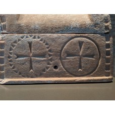 Byzantine reliquary with cross motifs